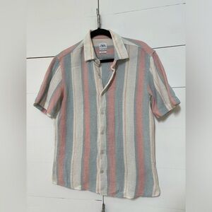 Zara Men’s textured short sleeve shirt